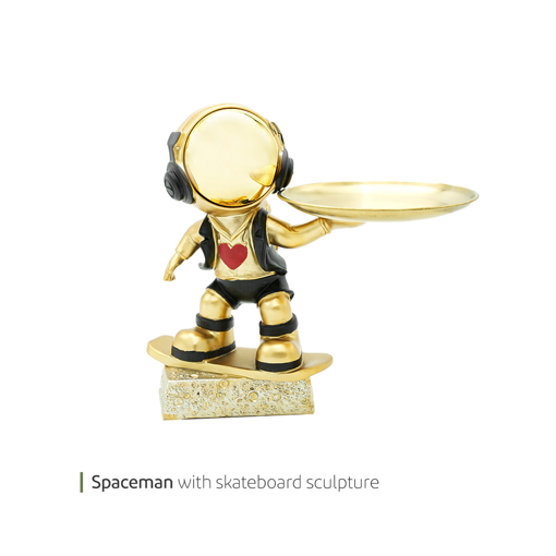 تصویر از مجسمه spaceman with skateboard وایت پلیت کد 94.22001 یک عددی